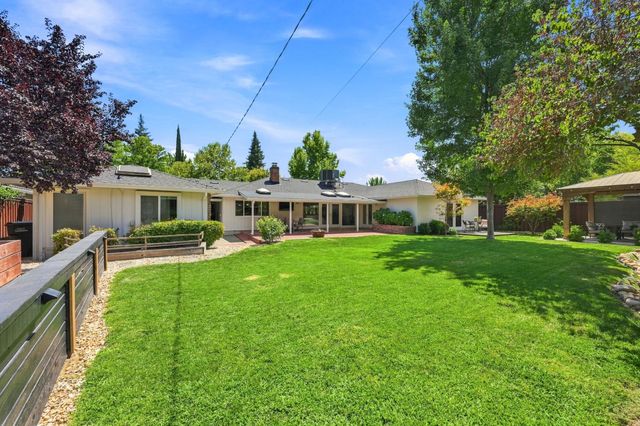 711 La Sierra Dr, Sacramento, CA 95864