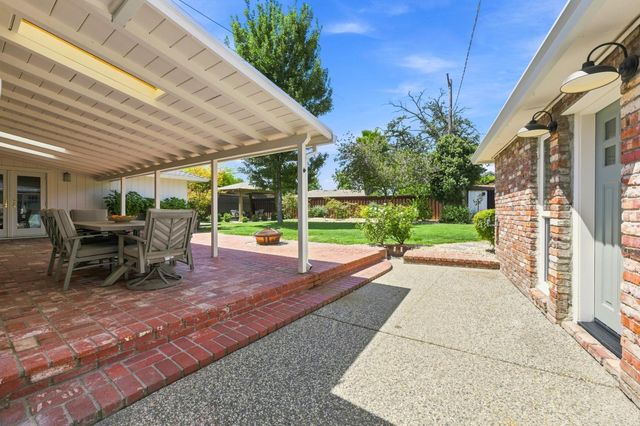 711 La Sierra Dr, Sacramento, CA 95864