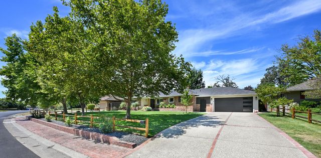 711 La Sierra Dr, Sacramento, CA 95864