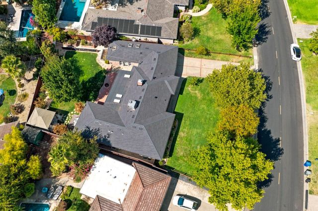 711 La Sierra Dr, Sacramento, CA 95864