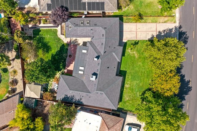 711 La Sierra Dr, Sacramento, CA 95864