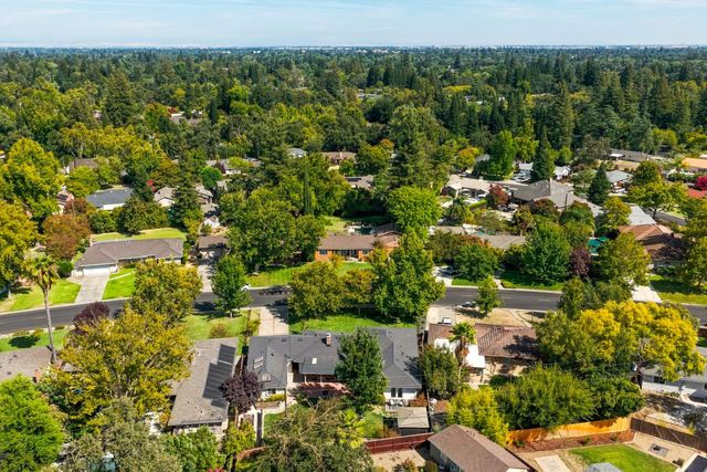 711 La Sierra Dr, Sacramento, CA 95864