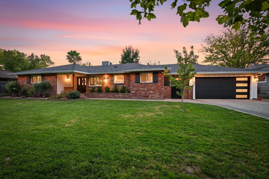 711 La Sierra Dr, Sacramento, CA 95864