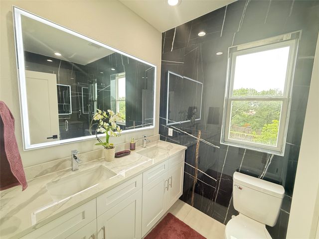 7207 Mohawk Drive 101, Dallas, TX 75235