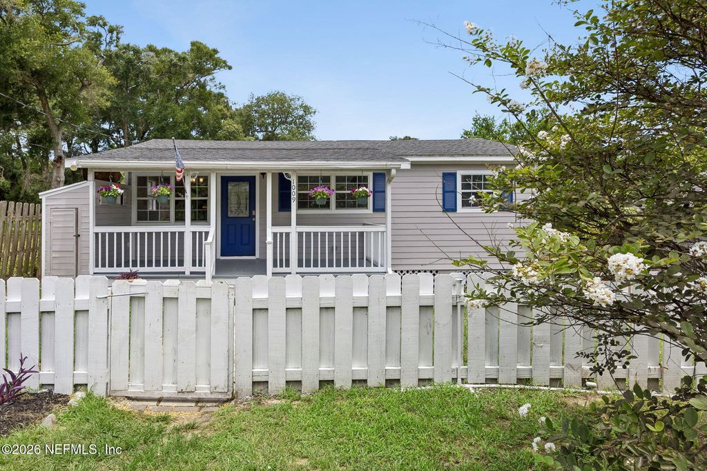 1009 CALHOUN Street, Fernandina Beach, FL 32034