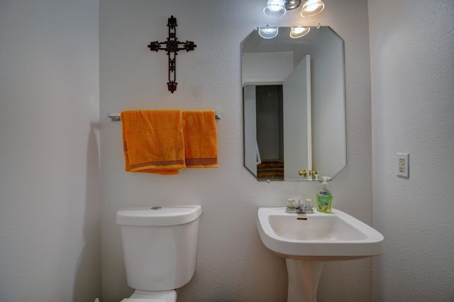 8309 Casa Gris Court NW, Albuquerque, NM 87120