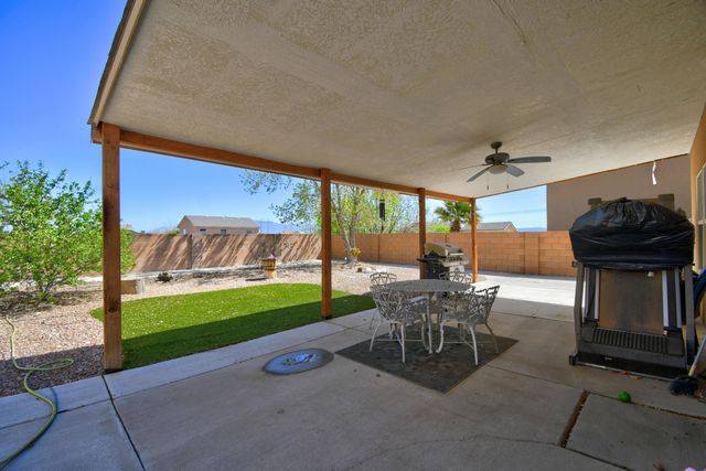 8309 Casa Gris Court NW, Albuquerque, NM 87120