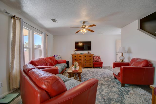 8309 Casa Gris Court NW, Albuquerque, NM 87120