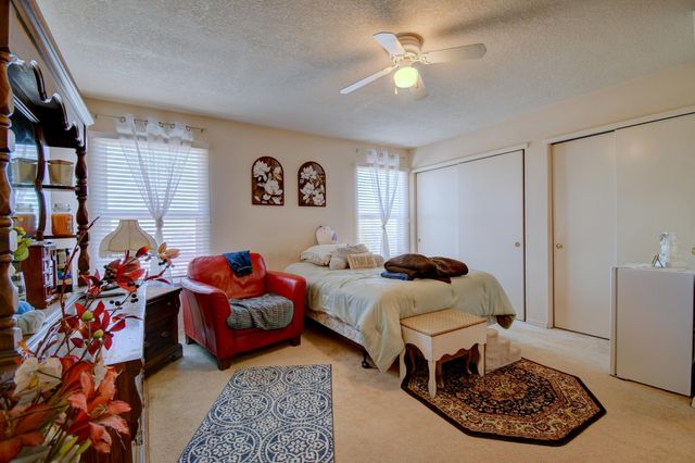 8309 Casa Gris Court NW, Albuquerque, NM 87120