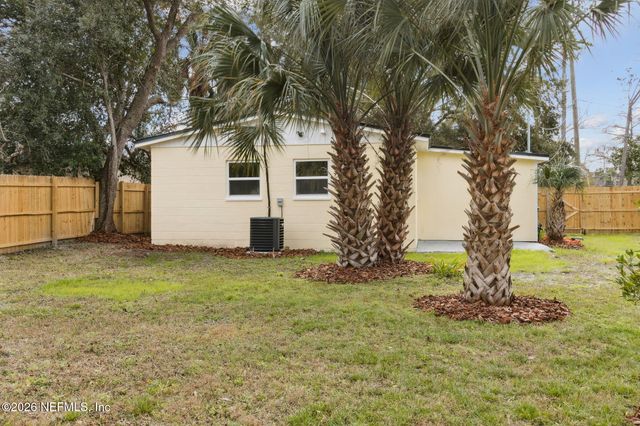 14051 CLARIDGE Road N, Jacksonville, FL 32250