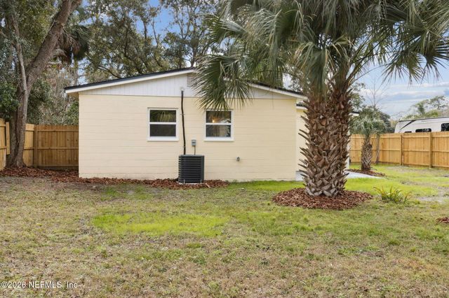14051 CLARIDGE Road N, Jacksonville, FL 32250
