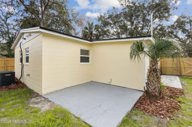 14051 CLARIDGE Road N, Jacksonville, FL 32250
