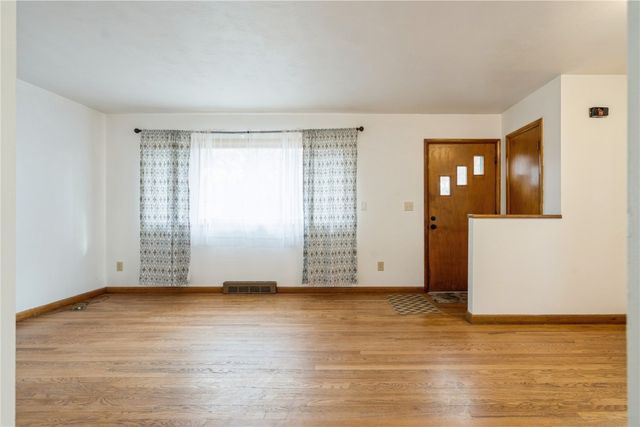 441 Upland Avenue, Iowa City, IA 52245