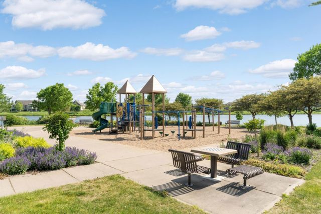 15558 Eagle Ridge Road 1305, Apple Valley, MN 55124