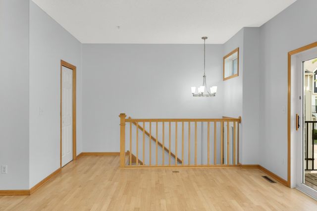 15558 Eagle Ridge Road 1305, Apple Valley, MN 55124
