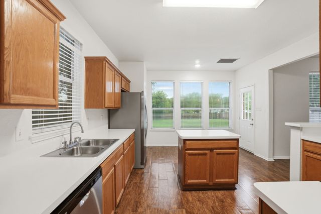 100 Bob White Drive, Red Oak, TX 75154