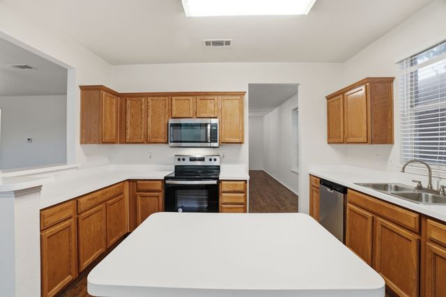 100 Bob White Drive, Red Oak, TX 75154