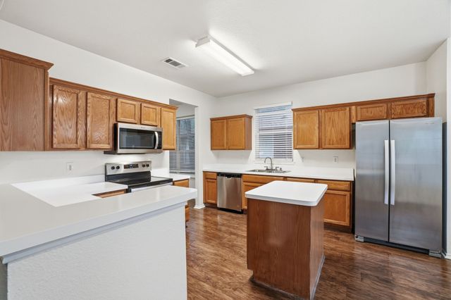 100 Bob White Drive, Red Oak, TX 75154