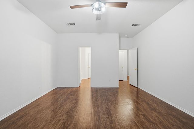 100 Bob White Drive, Red Oak, TX 75154