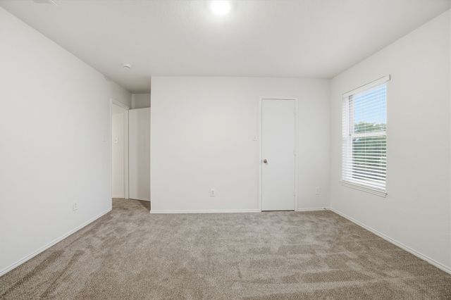 100 Bob White Drive, Red Oak, TX 75154