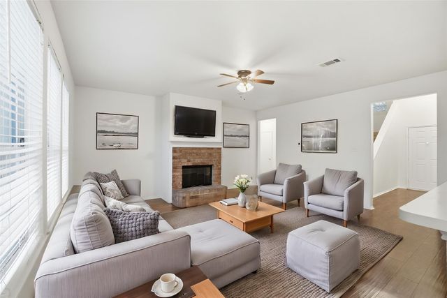 100 Bob White Drive, Red Oak, TX 75154