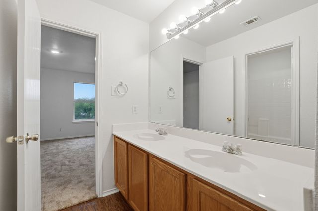 100 Bob White Drive, Red Oak, TX 75154