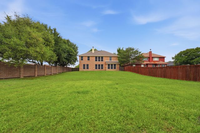 100 Bob White Drive, Red Oak, TX 75154