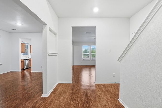 100 Bob White Drive, Red Oak, TX 75154