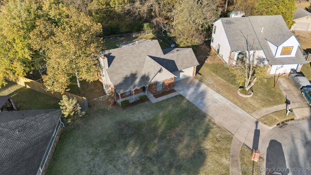 10811 E 101st Street North, Owasso, OK 74055