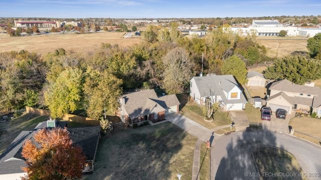 10811 E 101st Street North, Owasso, OK 74055