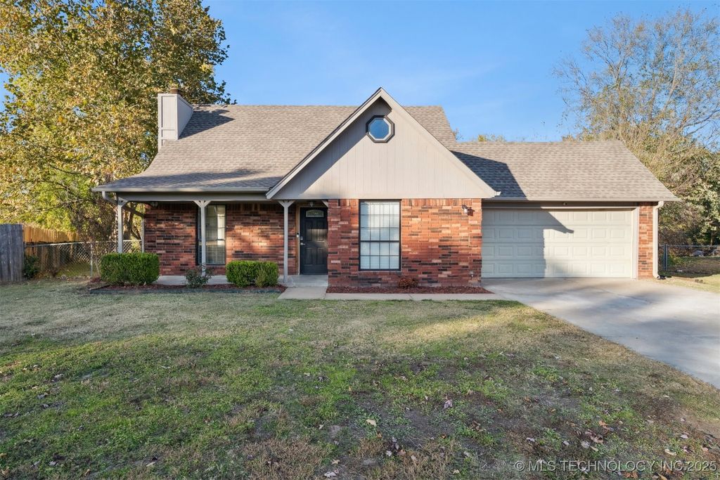 10811 E 101st Street North, Owasso, OK 74055