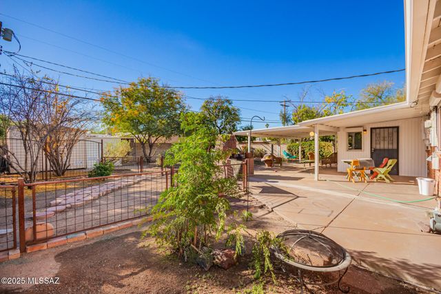 3300 E Lester Street, Tucson, AZ 85716