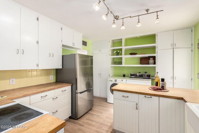 3300 E Lester Street, Tucson, AZ 85716