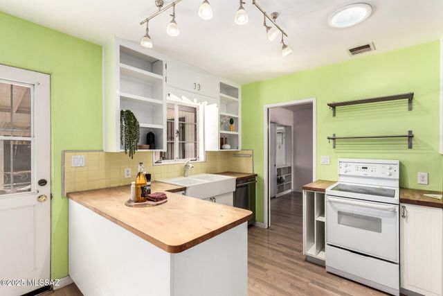 3300 E Lester Street, Tucson, AZ 85716