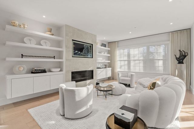 338 Boylston St C, Newton, MA 02459