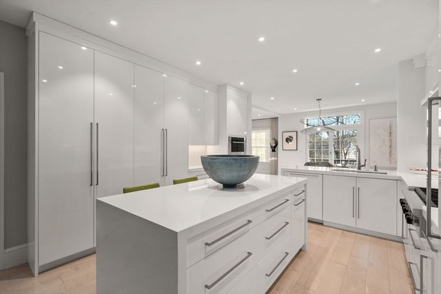 338 Boylston St C, Newton, MA 02459