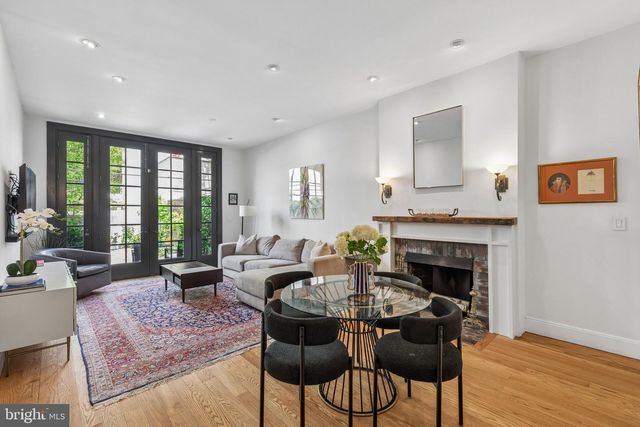 2415 PINE ST, Philadelphia, PA 19103