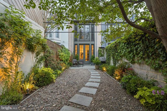2415 PINE ST, Philadelphia, PA 19103