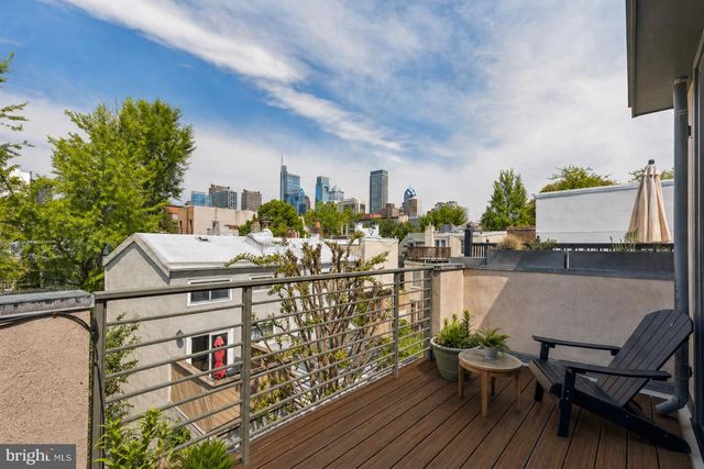 2415 PINE ST, Philadelphia, PA 19103