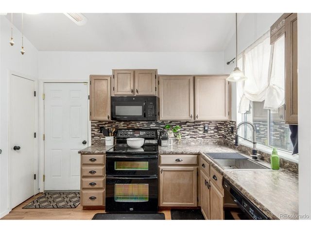 4219 S Halifax Ct, Aurora, CO 80013