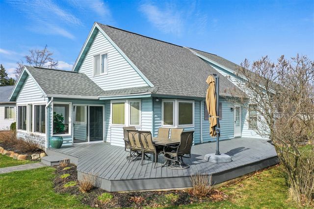 7201 Holiday Drive, Canadian Lakes, MI 49346