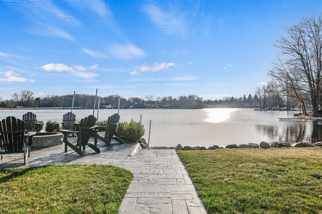 7201 Holiday Drive, Canadian Lakes, MI 49346