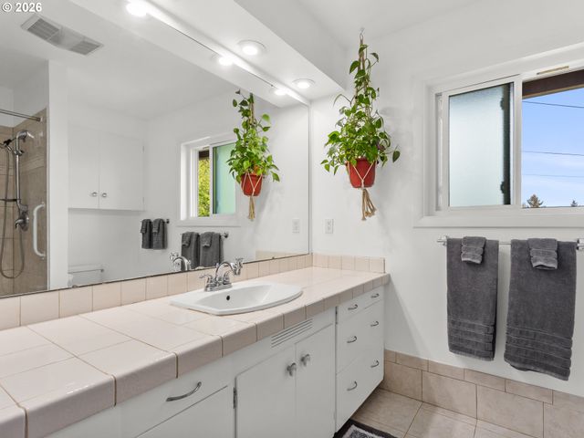 2414 Ne 59TH St, Vancouver, WA 98663