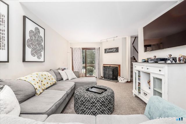 23 Twin Oaks 23, New Milford, CT 06776