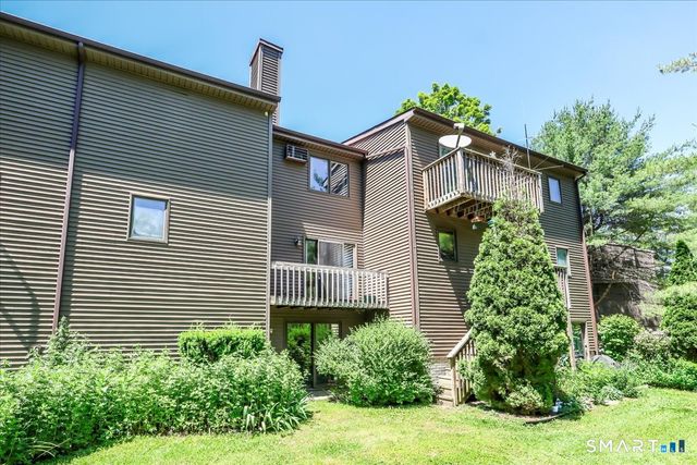 23 Twin Oaks 23, New Milford, CT 06776