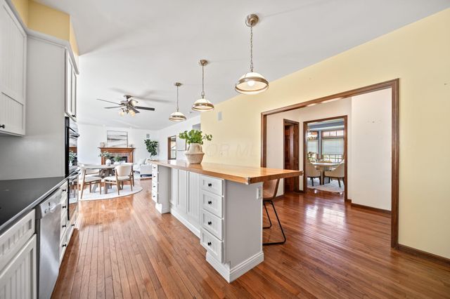 1497 Harrison Pond Drive, New Albany, OH 43054