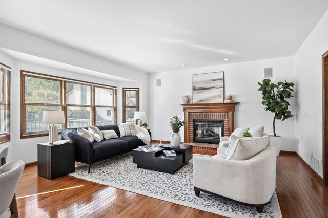 1497 Harrison Pond Drive, New Albany, OH 43054