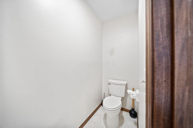 1497 Harrison Pond Drive, New Albany, OH 43054