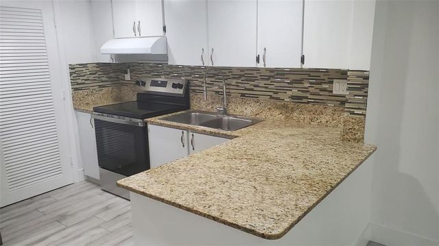 721 SE 1ST Way C13, Deerfield Beach, FL 33441