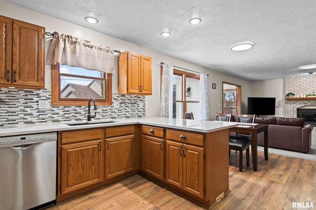 4521 BARRINGTON Drive, Springfield, IL 62711